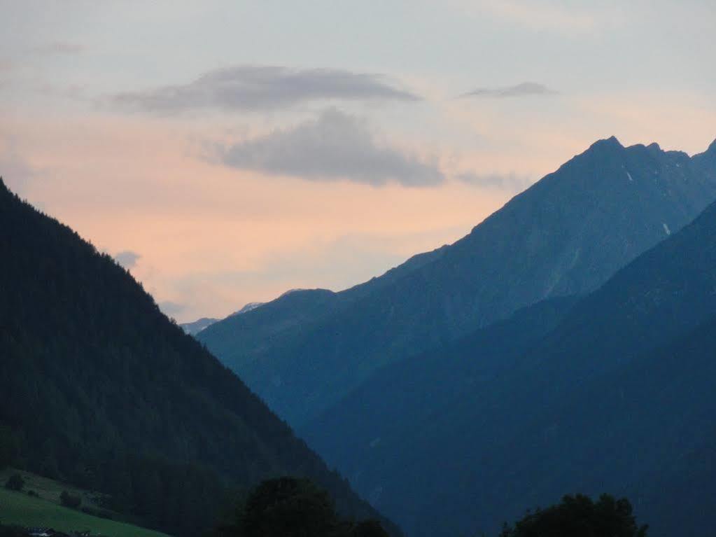 Hotel Steuxner Neustift im Stubaital Exterior foto